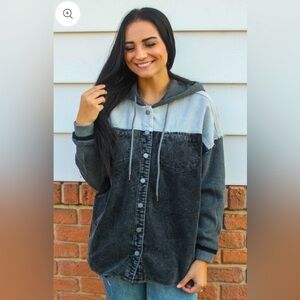 Washed Color Block Hooded Shacket by Stoosh
Size M BNWT